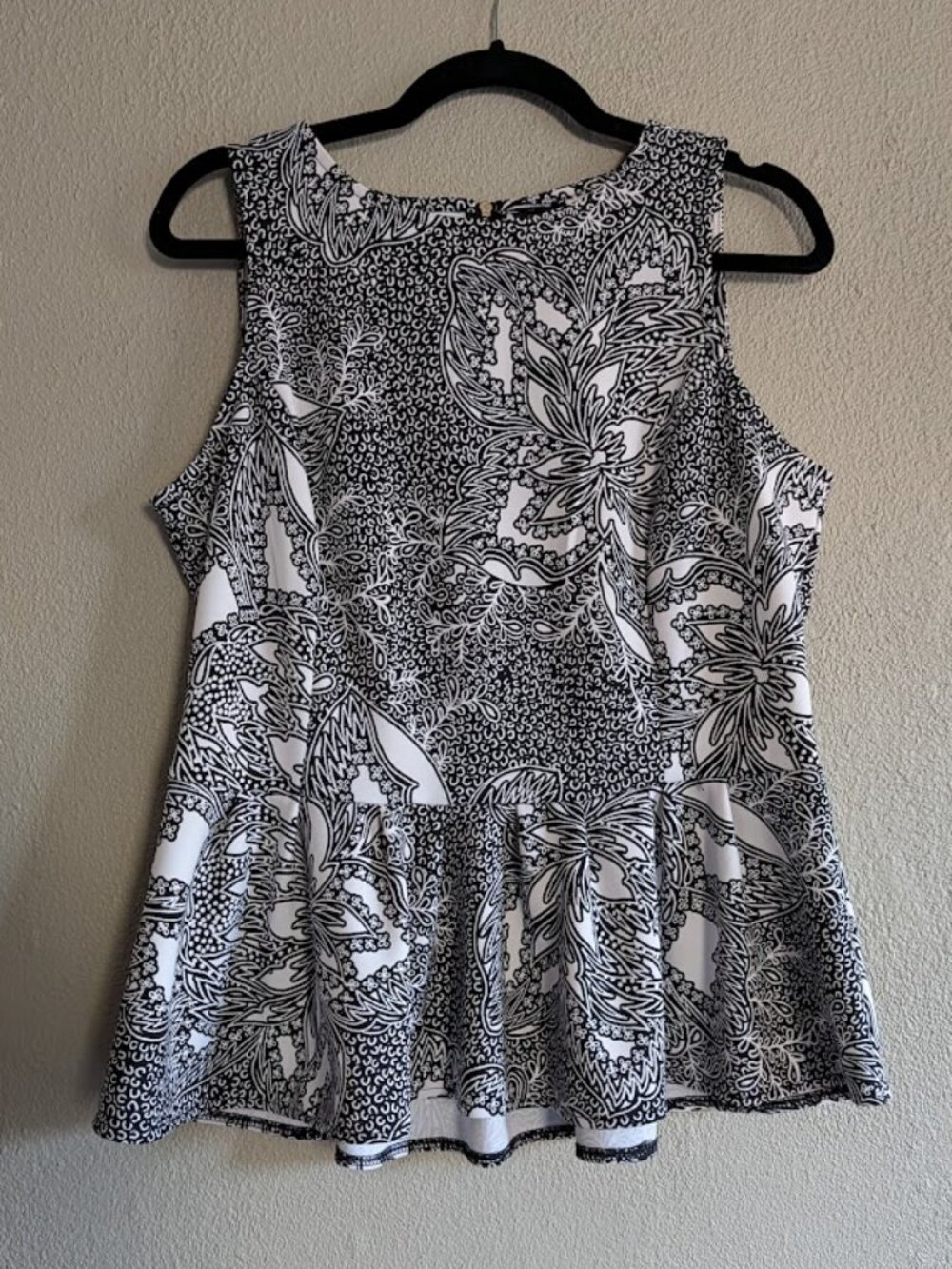 Worthington | Black & White Floral Peplum Top | Size L
